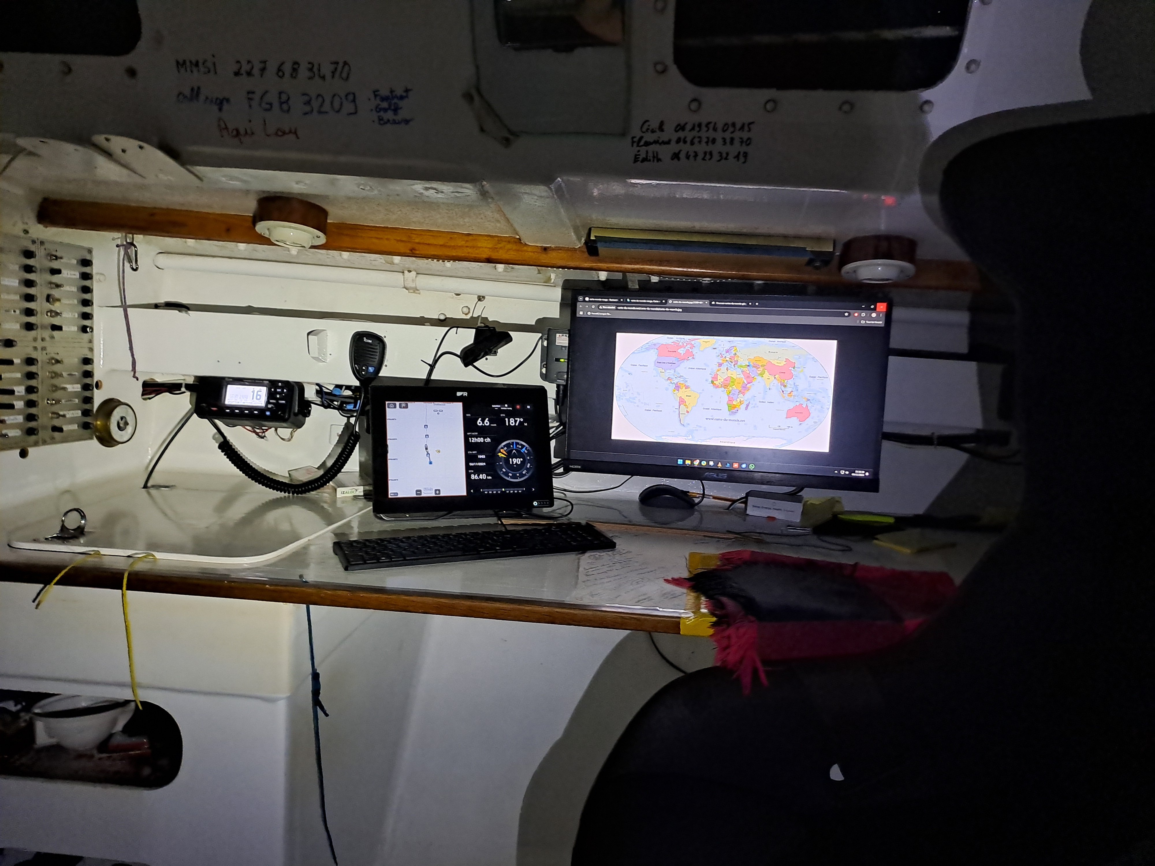  Poste -de-navigation-de-nuit